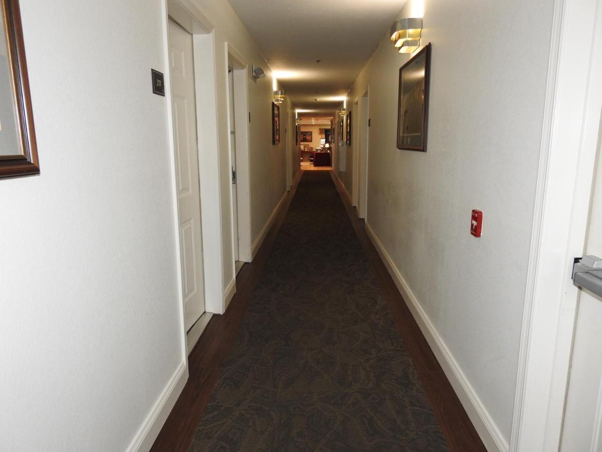 Hotel At Cemetery Hill 2*
