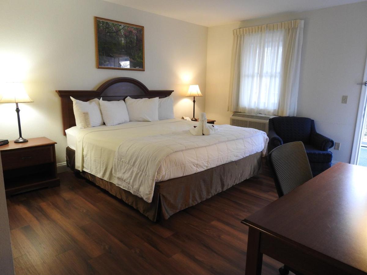 At Cemetery Hill Hotel