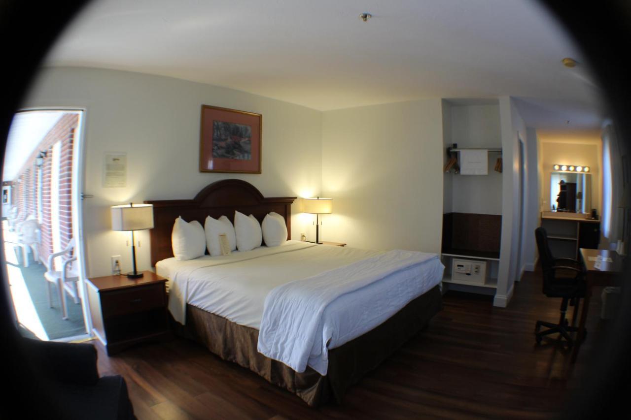 Hotel At Cemetery Hill