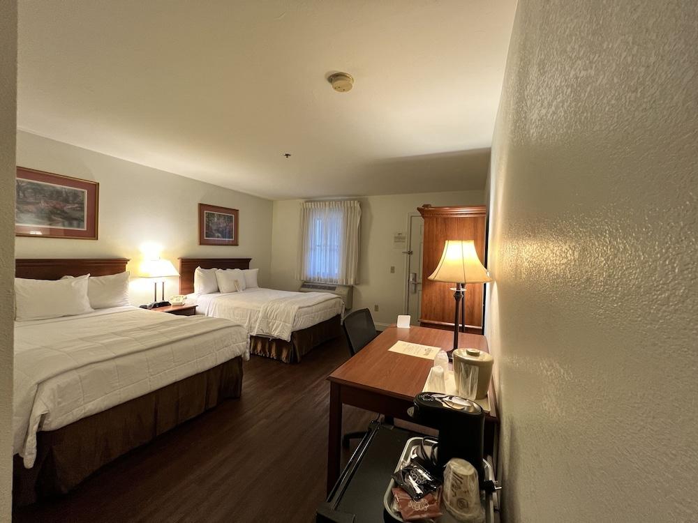At Cemetery Hill Hotel