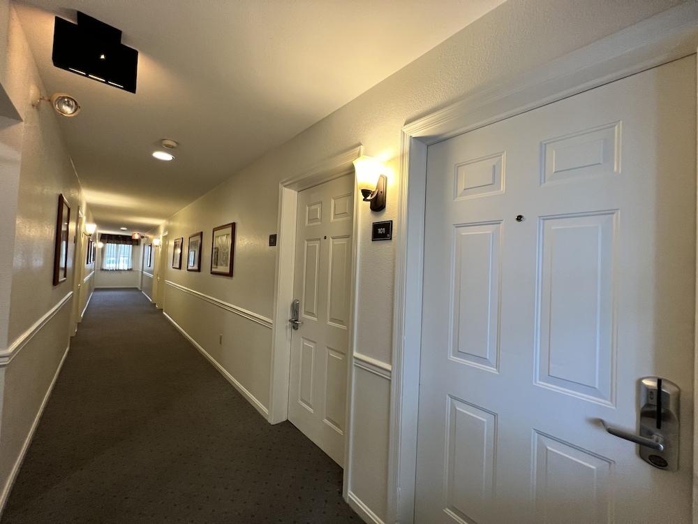 Hotel At Cemetery Hill 2*