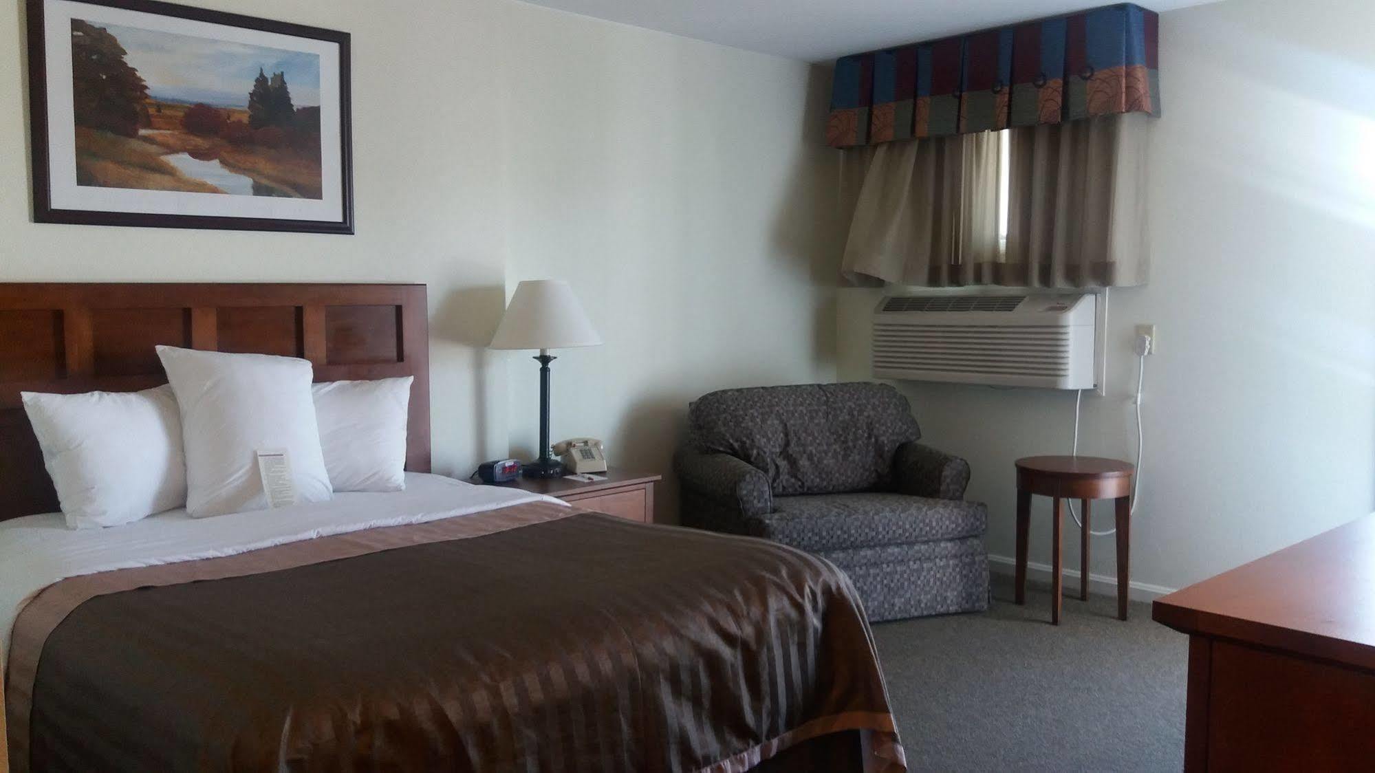 At Cemetery Hill Hotel