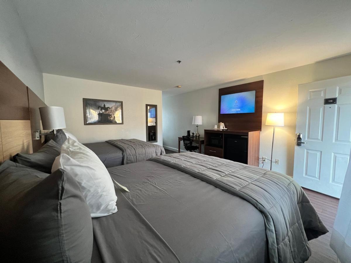 Hotel At Cemetery Hill 2*