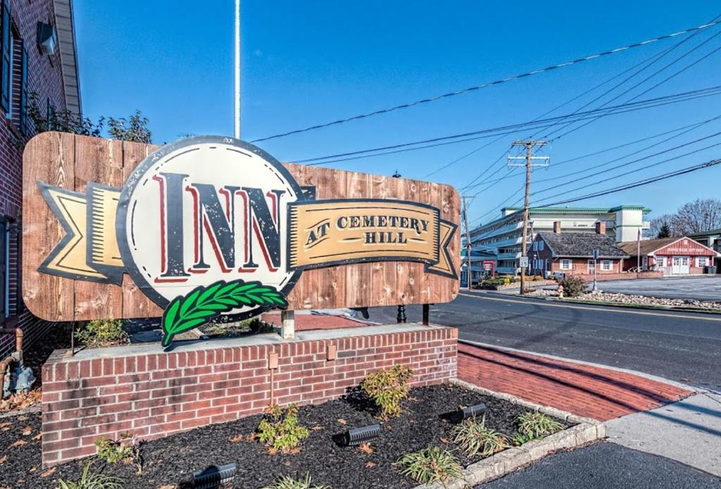 Hotel At Cemetery Hill 2*