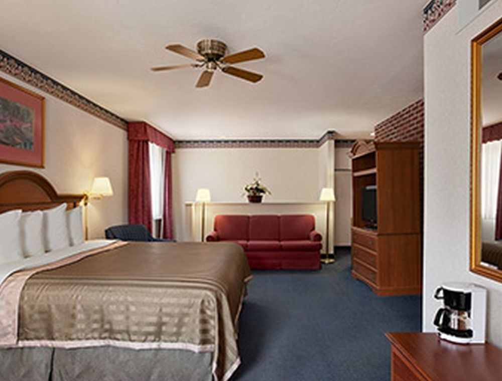 Hotel At Cemetery Hill 2*